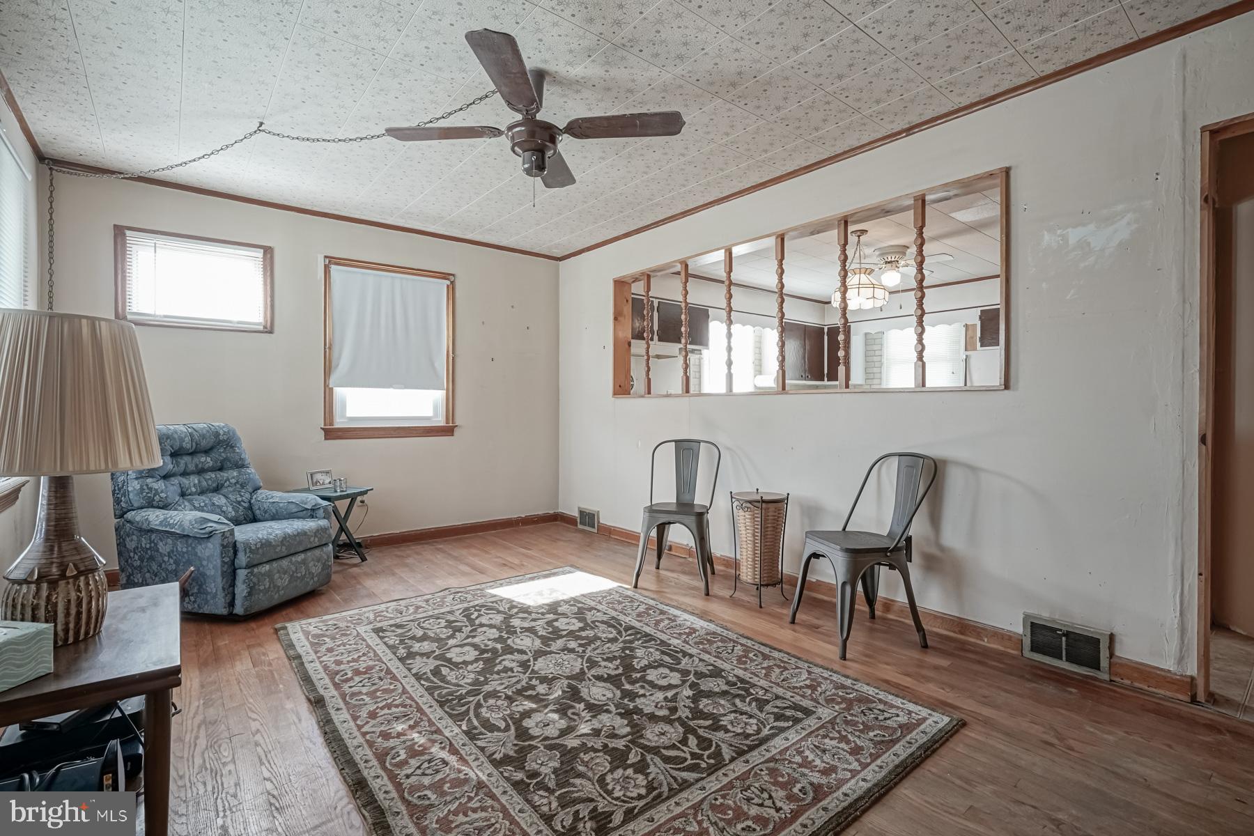 9 Harvard Road Pennsville, NJ 08070 - Photo 4 of 23 living room