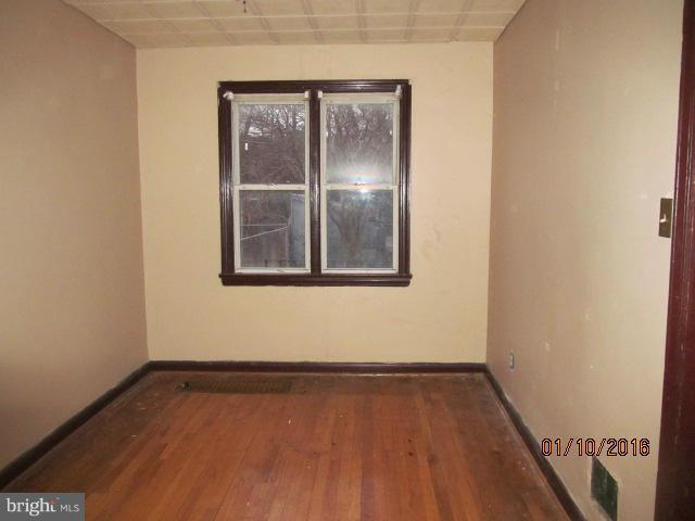 2464 Terra Firma Road Baltimore, MD 21225 - Photo 4 of 11 Bedroom