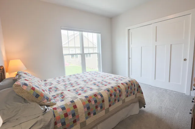 $729,900 | N28W25158 Pkwy Rdg Circle, Unit B, Pewaukee, WI 53072