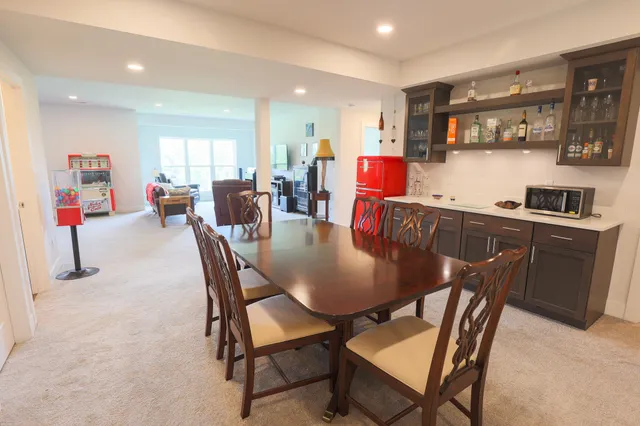 $729,900 | N28W25158 Pkwy Rdg Circle, Unit B, Pewaukee, WI 53072