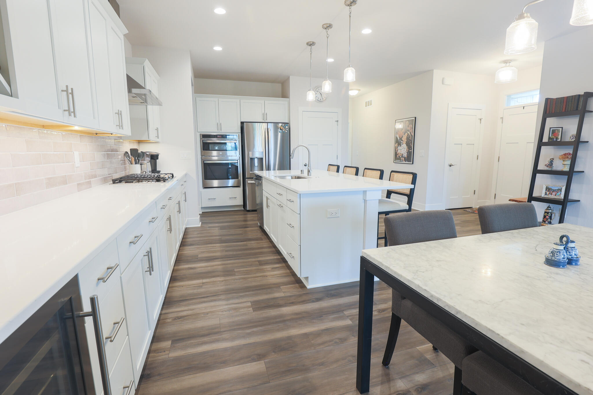 N28W25158 Pkwy Rdg Circle, Unit B Pewaukee, WI 53072 - Photo 23 of 86 Kitchen