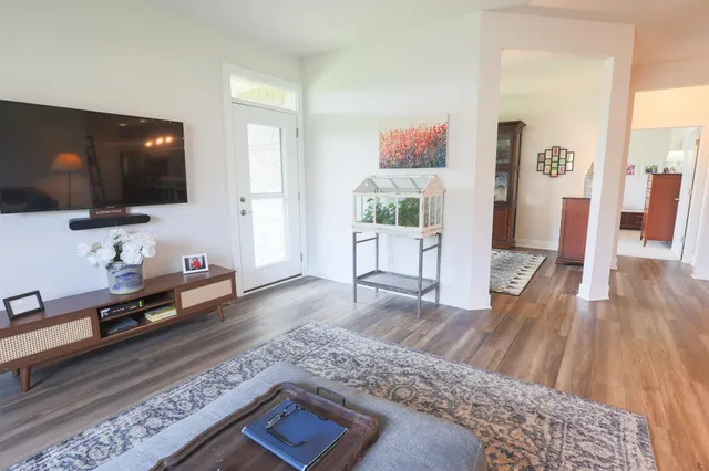 $729,900 | N28W25158 Pkwy Rdg Circle, Unit B, Pewaukee, WI 53072