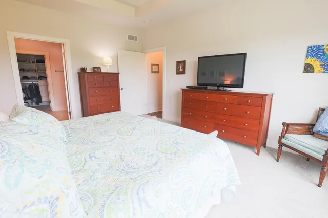 $729,900 | N28W25158 Pkwy Rdg Circle, Unit B, Pewaukee, WI 53072