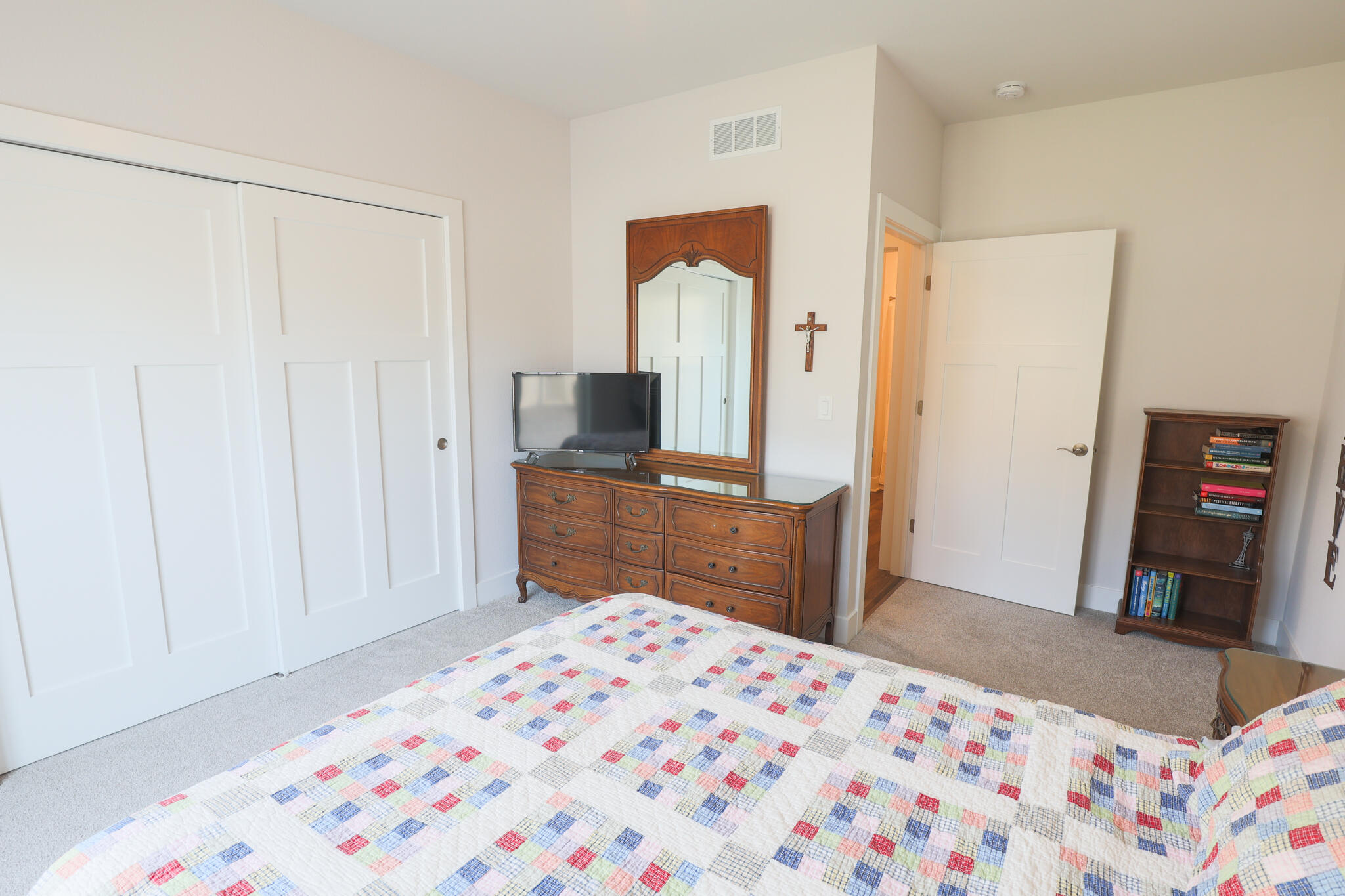 N28W25158 Pkwy Rdg Circle, Unit B Pewaukee, WI 53072 - Photo 45 of 86 Bedroom 2