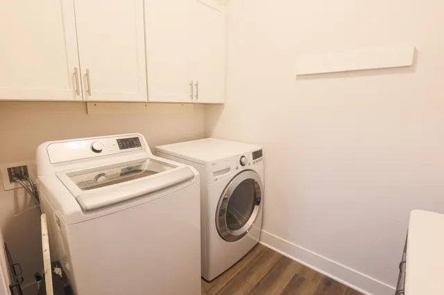 $729,900 | N28W25158 Pkwy Rdg Circle, Unit B, Pewaukee, WI 53072