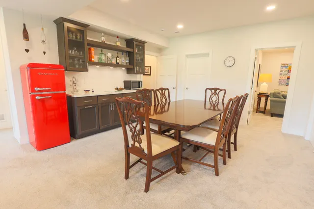 $729,900 | N28W25158 Pkwy Rdg Circle, Unit B, Pewaukee, WI 53072