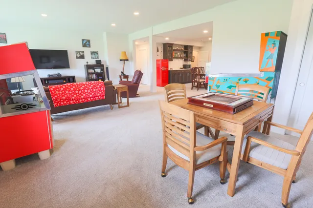 $729,900 | N28W25158 Pkwy Rdg Circle, Unit B, Pewaukee, WI 53072