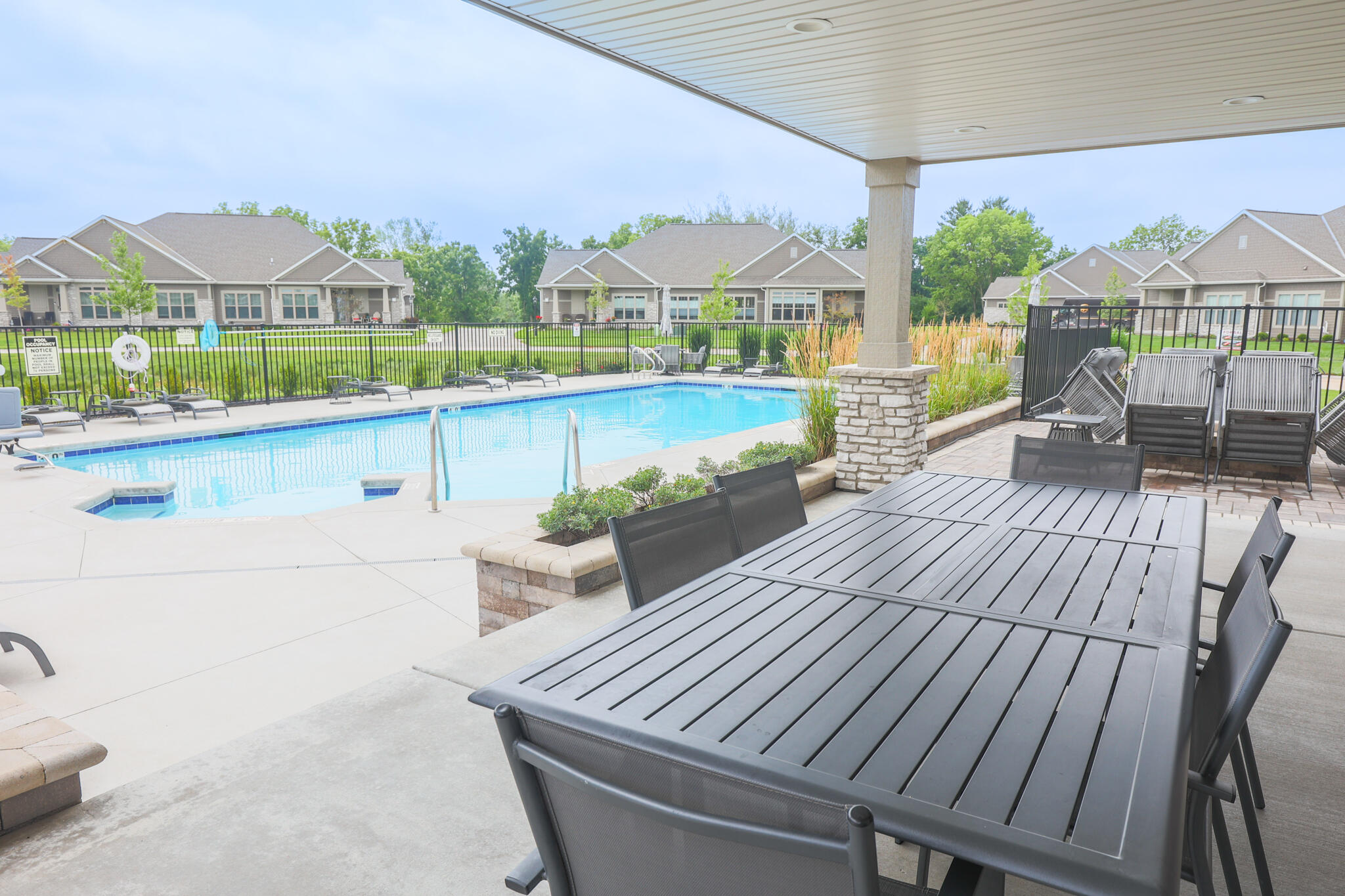 N28W25158 Pkwy Rdg Circle, Unit B Pewaukee, WI 53072 - Photo 75 of 86 Community Pool