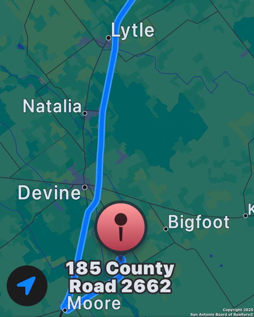 185 County Road 2662 Devine, TX 78016 - Photo 12 of 13 a view of a book shelf