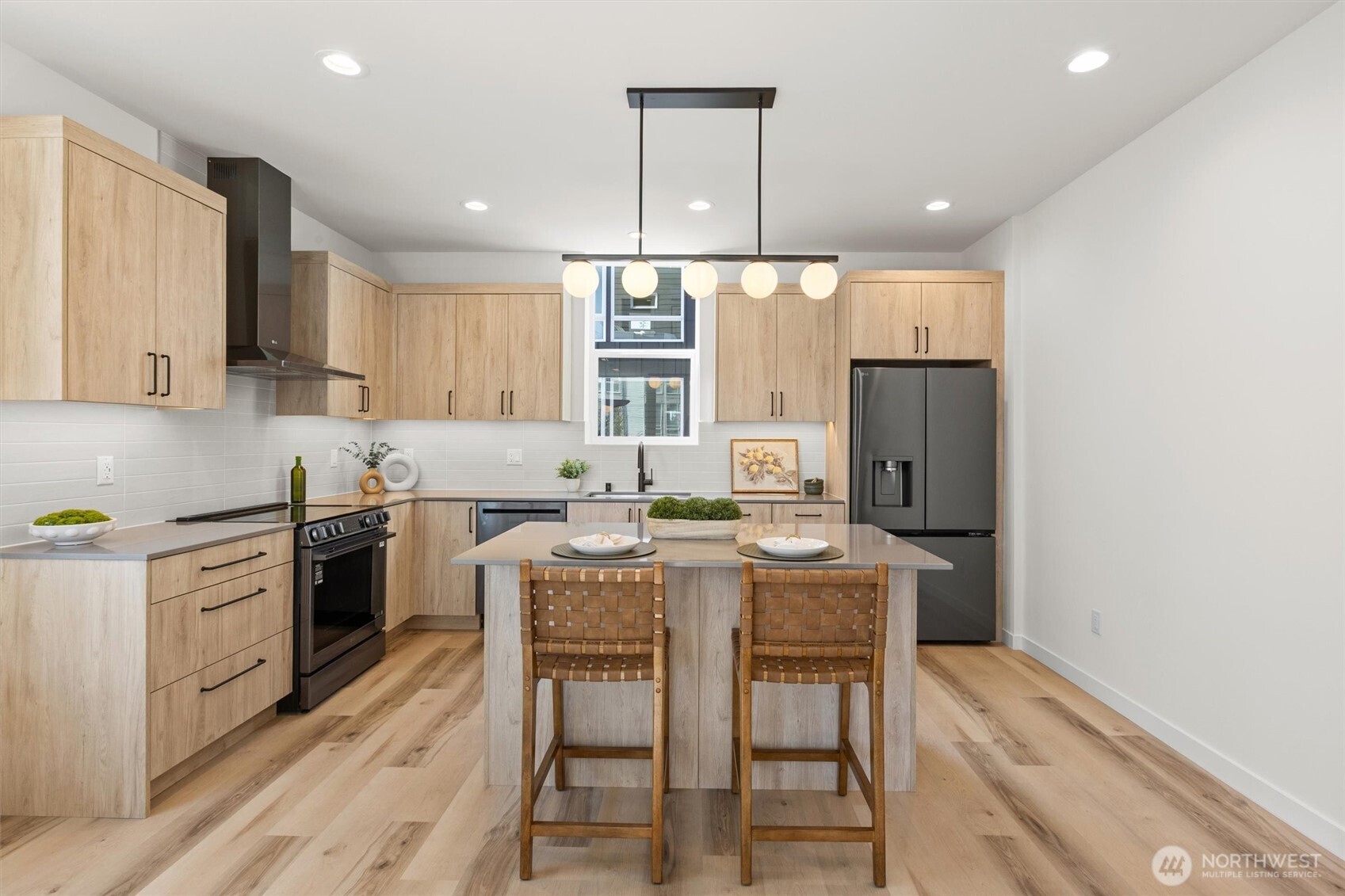 813 Northwest 63rd Street Seattle, WA 98107 - Photo 9 of 38
