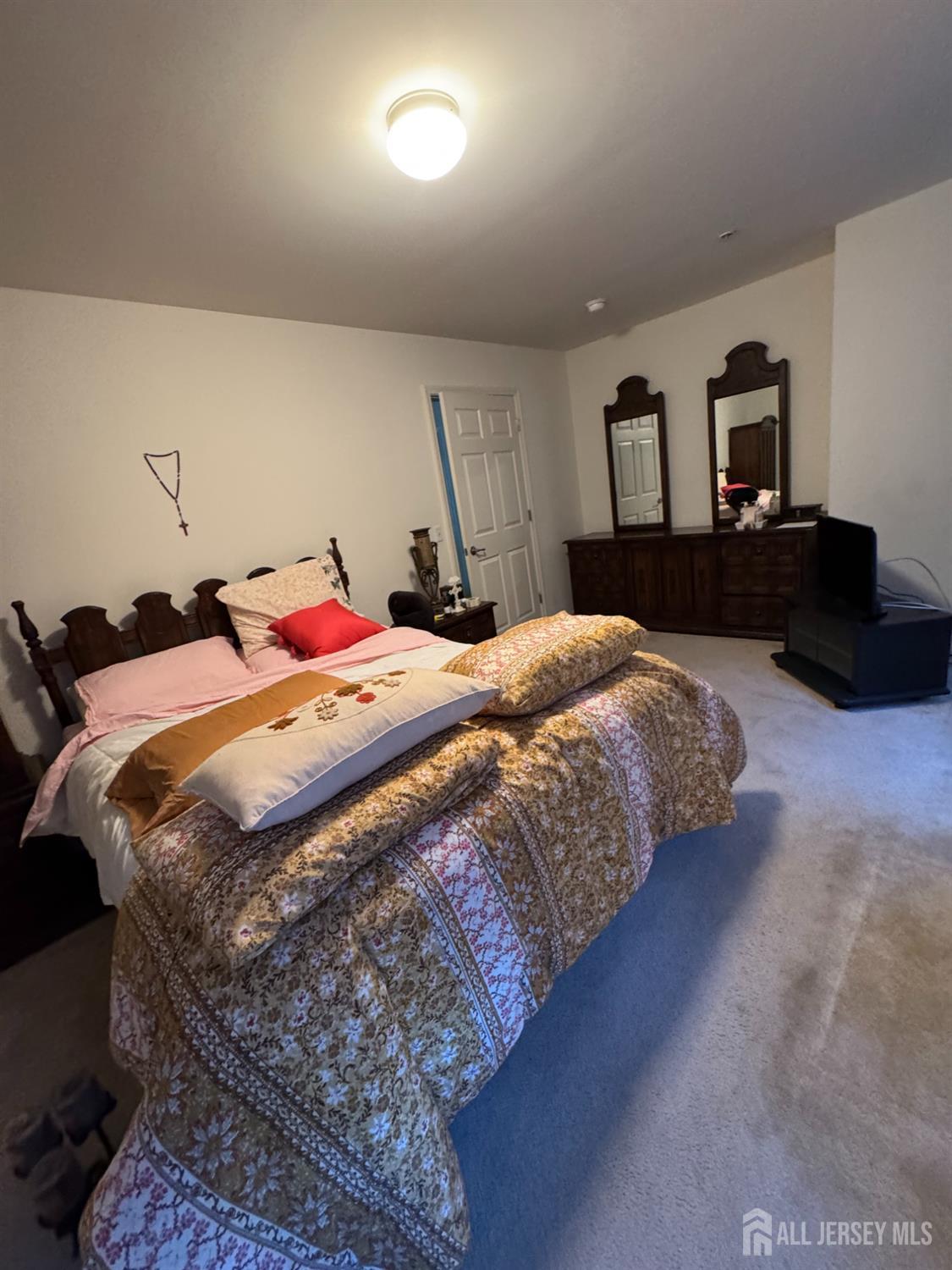 85 Liddle Avenue Edison, NJ 08837 - Photo 12 of 19