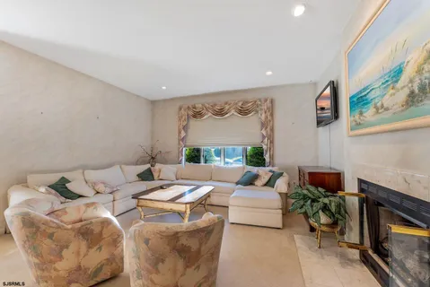 $1,175,000 | 9 Seaside Court, Margate City, NJ 08402