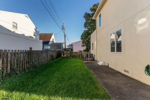 $1,175,000 | 9 Seaside Court, Margate City, NJ 08402