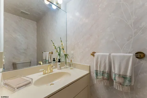 $1,175,000 | 9 Seaside Court, Margate City, NJ 08402