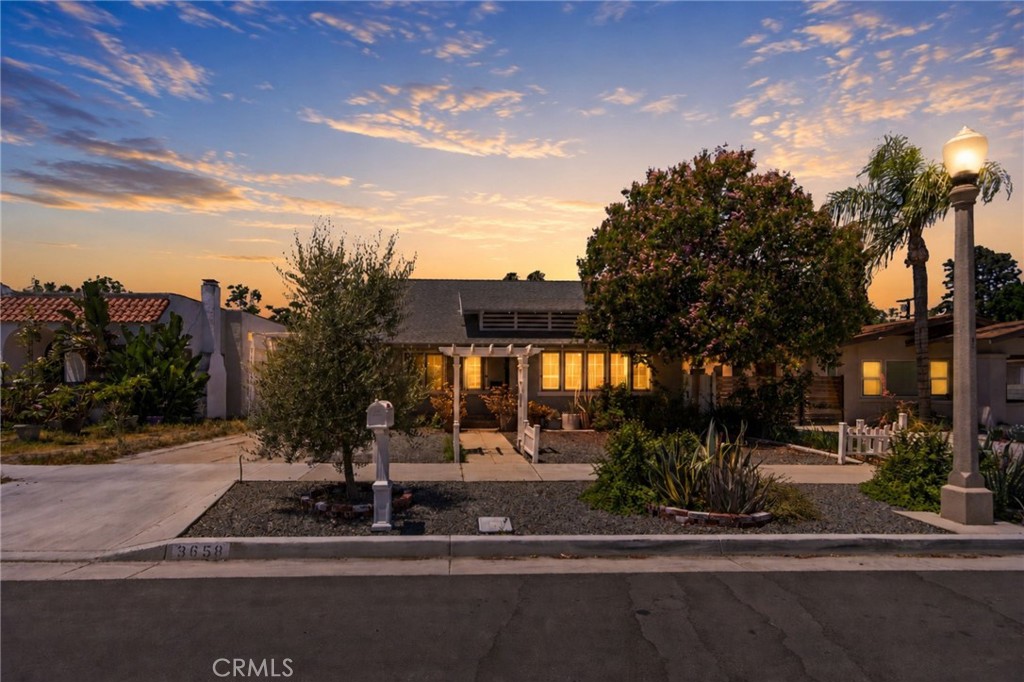 3658 Hoover Street Riverside, CA 92504 - Photo 1 of 40