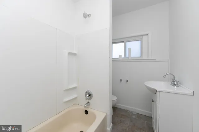 $2,200 | 1112 West Collings Avenue, Unit B, Oaklyn, NJ 08107