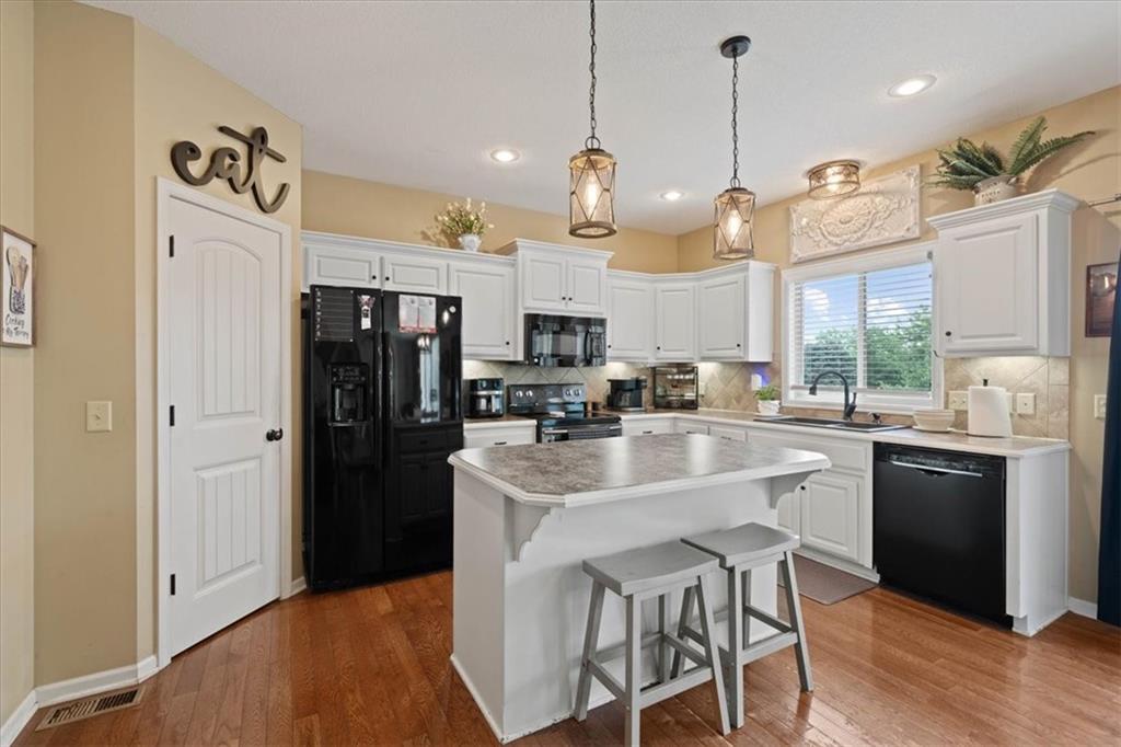 1304 Ashdown Circle Raymore, MO 64083 - Photo 12 of 38