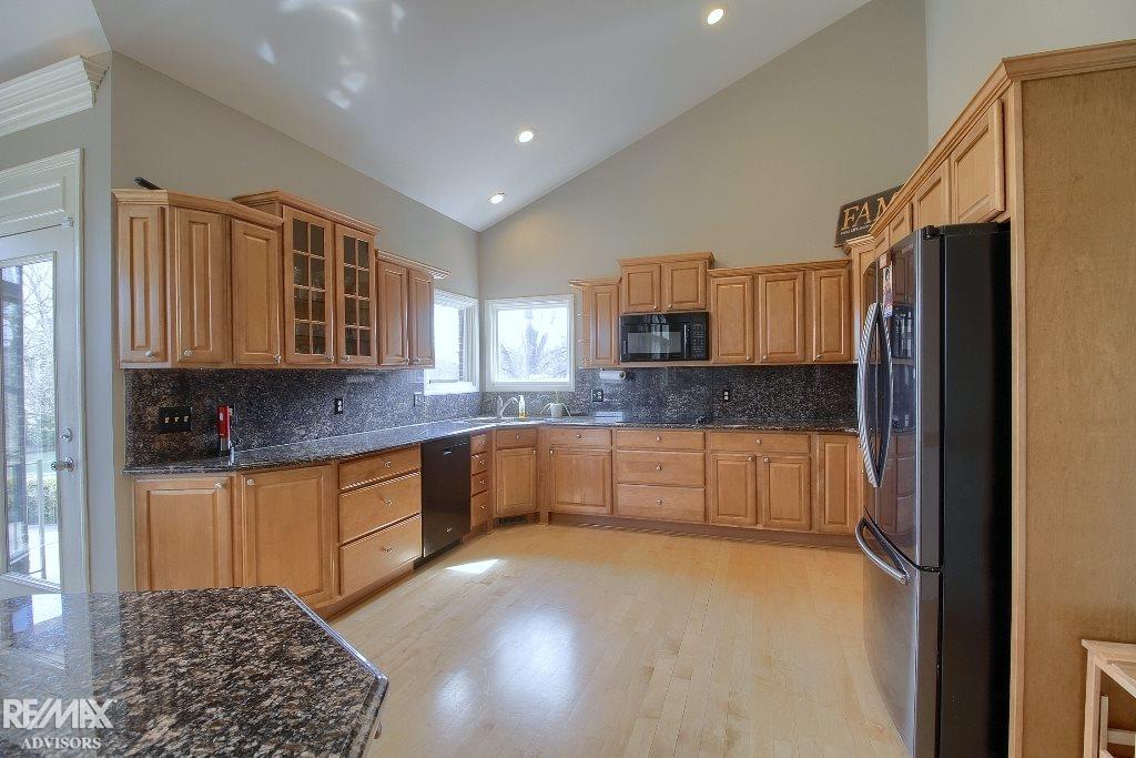 54200 Romeo Plank Road Macomb, MI 48042 - Photo 12 of 38