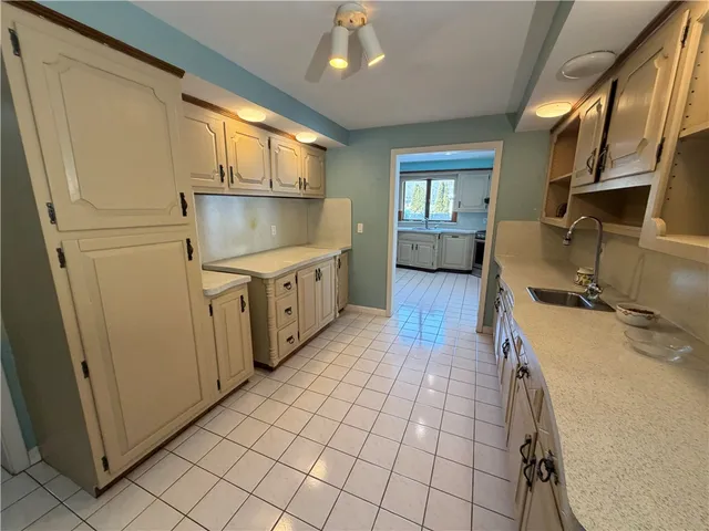 $675,000 | 33 Whipple Avenue, Westerly, RI 02891