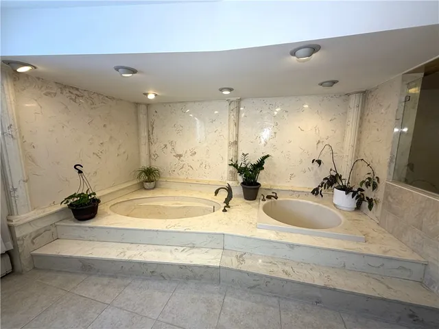 $675,000 | 33 Whipple Avenue, Westerly, RI 02891