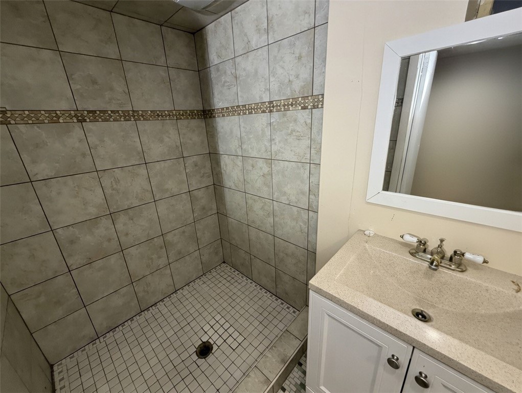 33 Whipple Avenue Westerly, RI 02891 - Photo 29 of 43 lower level bath