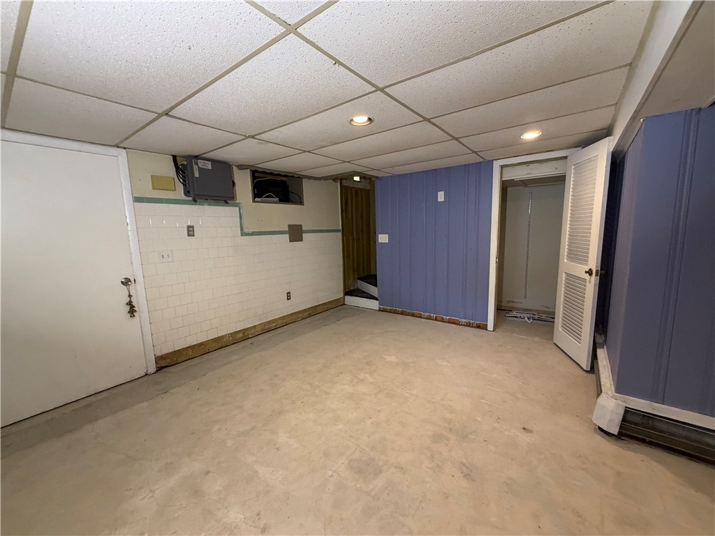 33 Whipple Avenue Westerly, RI 02891 - Photo 35 of 45