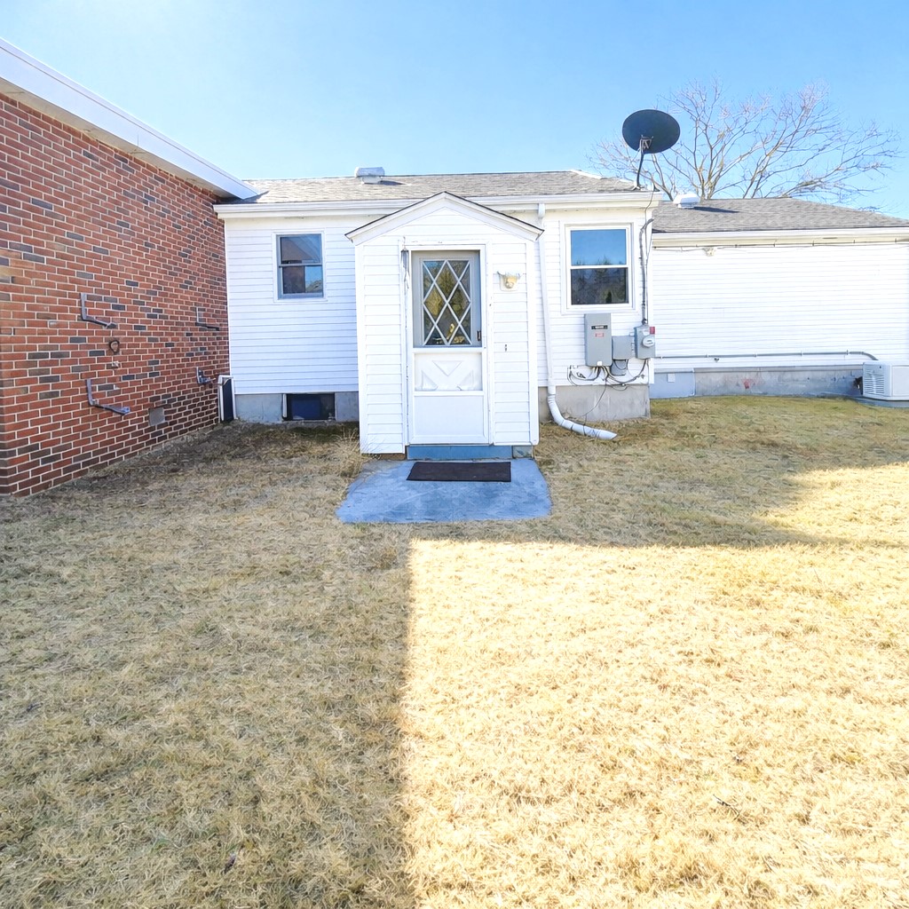 33 Whipple Avenue Westerly, RI 02891 - Photo 36 of 45