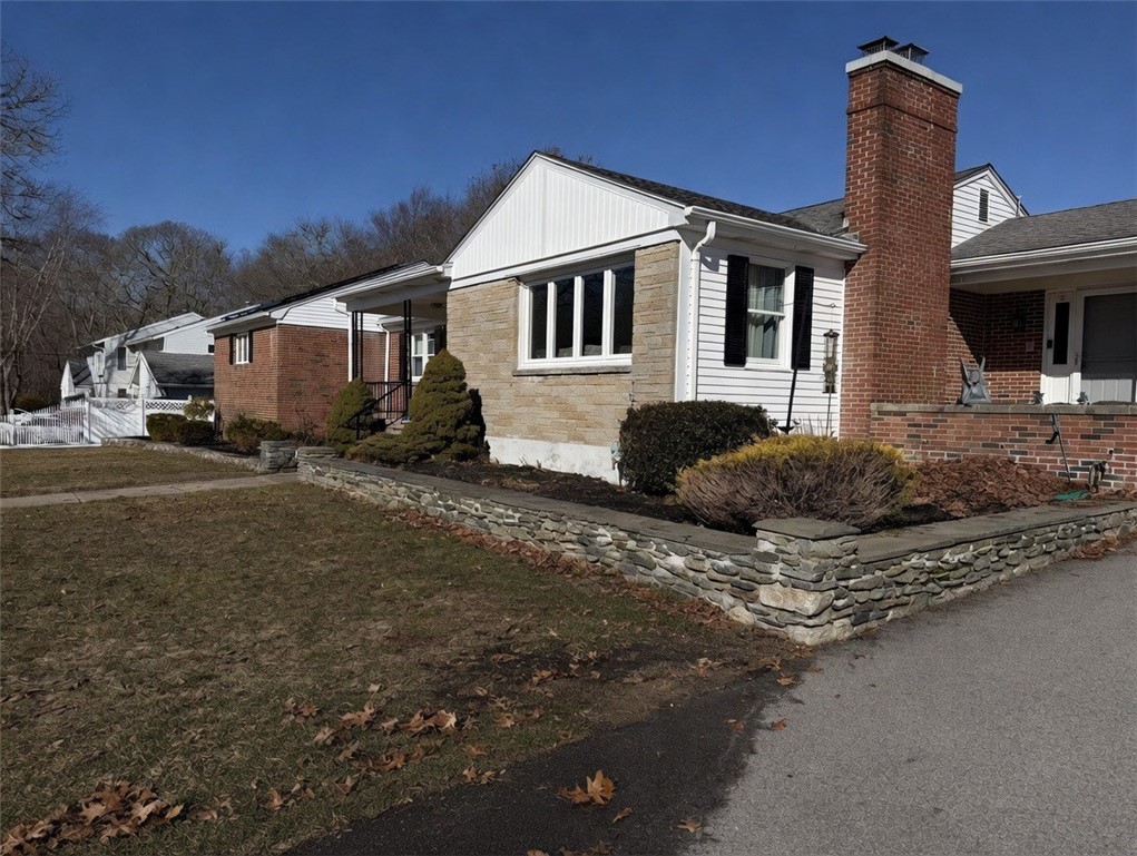 33 Whipple Avenue Westerly, RI 02891 - Photo 4 of 45