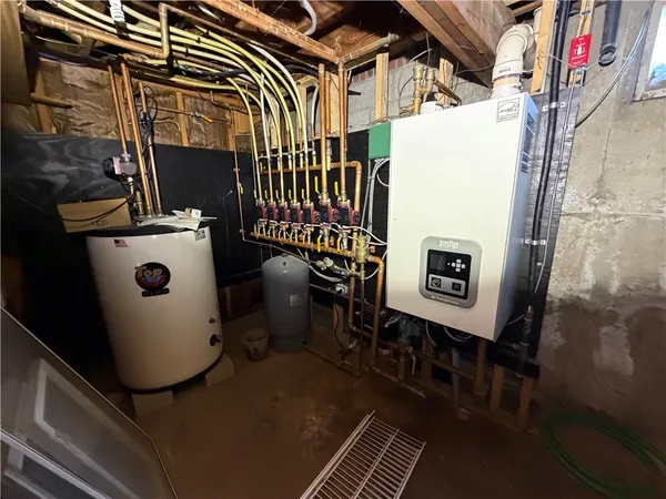 $649,000 | 33 Whipple Avenue, Westerly, RI 02891