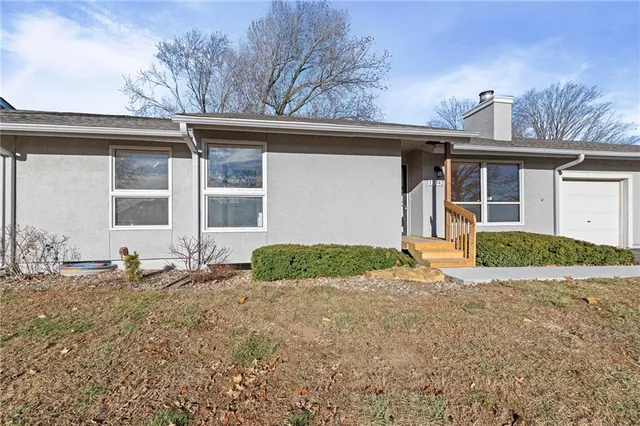 $236,000 | 12742 West 108th Place, Overland Park, KS 66210