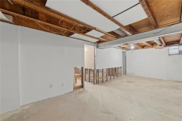 $236,000 | 12742 West 108th Place, Overland Park, KS 66210