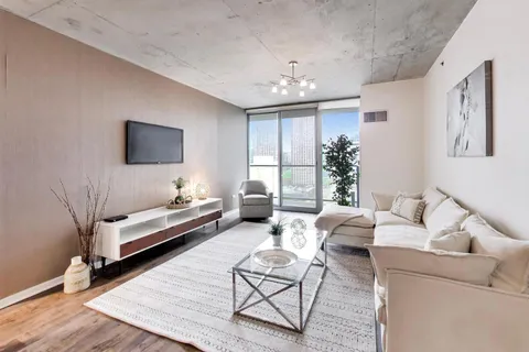 $484,500 | 659 West Randolph Street, Unit 1716, Chicago, IL 60661