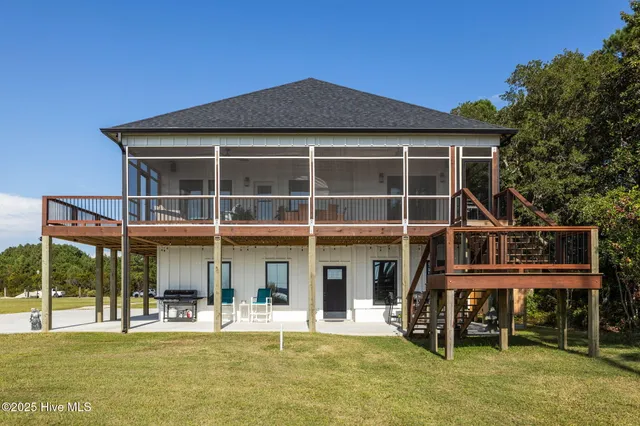 $1,275,000 | 207 Willet Drive, Beaufort, NC 28516