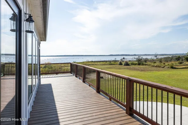 $1,275,000 | 207 Willet Drive, Beaufort, NC 28516