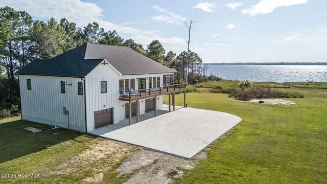 $1,275,000 | 207 Willet Drive, Beaufort, NC 28516