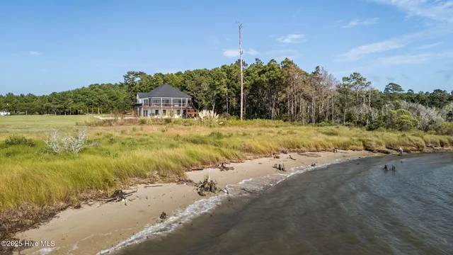 $1,275,000 | 207 Willet Drive, Beaufort, NC 28516