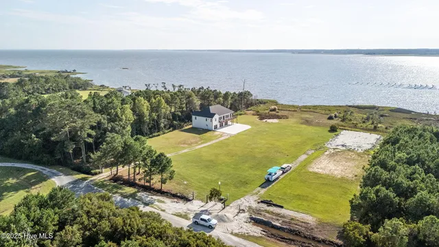 $1,275,000 | 207 Willet Drive, Beaufort, NC 28516