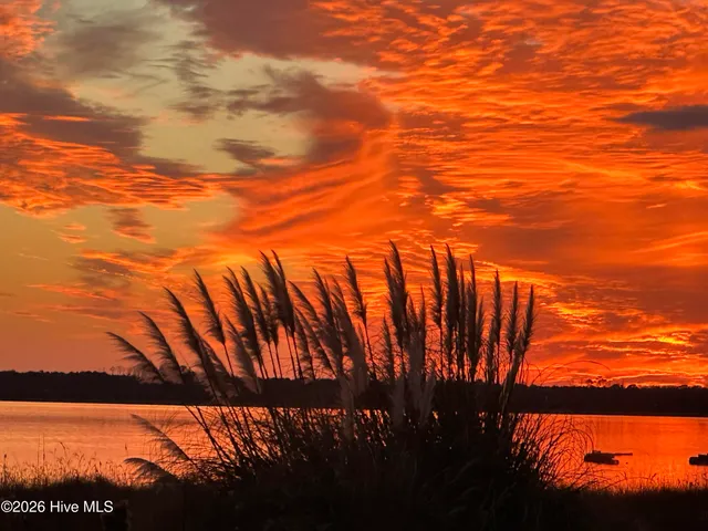 $1,097,000 | 207 Willet Drive, Beaufort, NC 28516