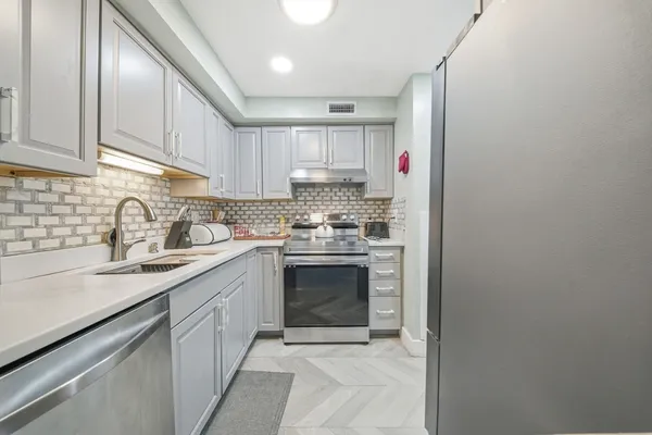 $2,500 | 502 Oak Street, Unit 9, Brockton, MA 02301