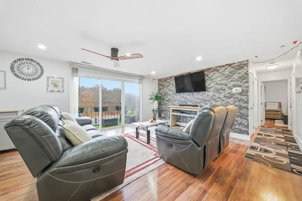 $2,500 | 502 Oak Street, Unit 9, Brockton, MA 02301