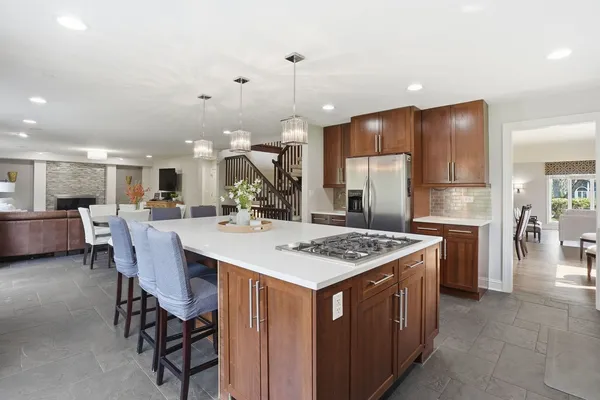 $1,325,000 | 75 Regent Drive, Oak Brook, IL 60523