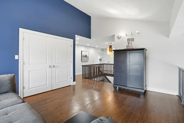 $1,325,000 | 75 Regent Drive, Oak Brook, IL 60523