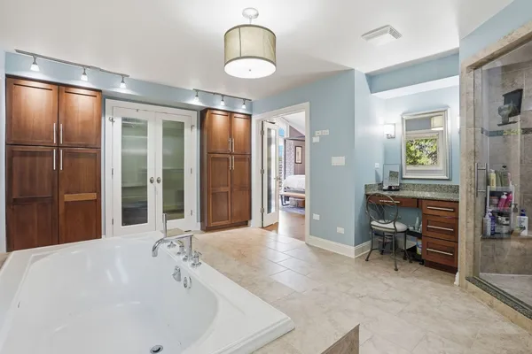 $1,325,000 | 75 Regent Drive, Oak Brook, IL 60523