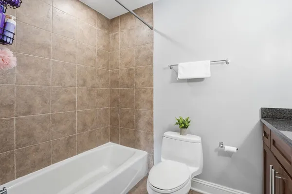 $1,325,000 | 75 Regent Drive, Oak Brook, IL 60523