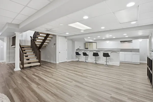 $1,325,000 | 75 Regent Drive, Oak Brook, IL 60523