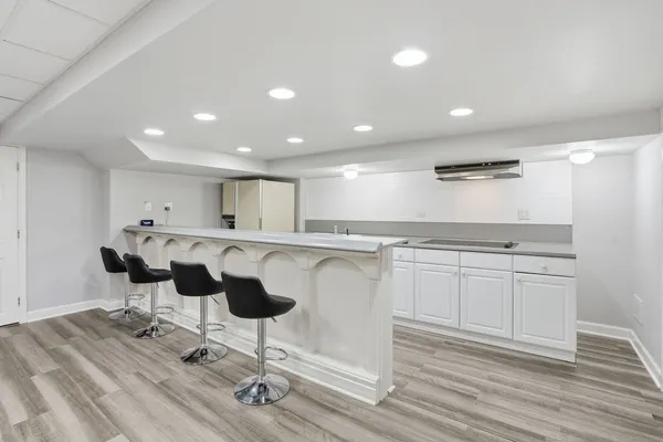 $1,325,000 | 75 Regent Drive, Oak Brook, IL 60523