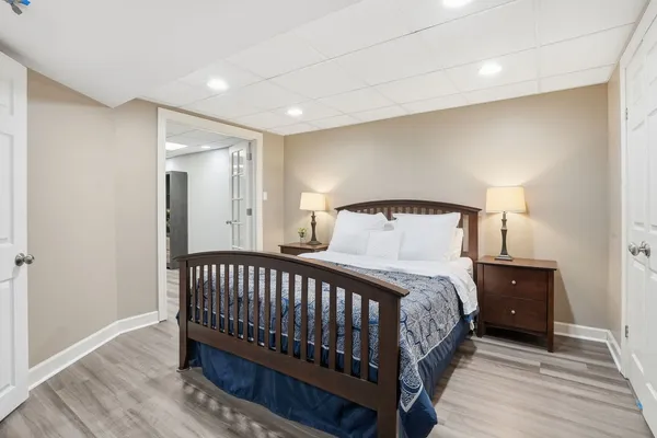 $1,325,000 | 75 Regent Drive, Oak Brook, IL 60523