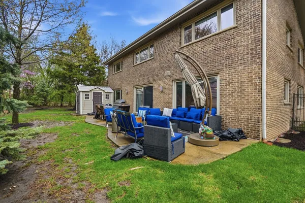 $1,325,000 | 75 Regent Drive, Oak Brook, IL 60523