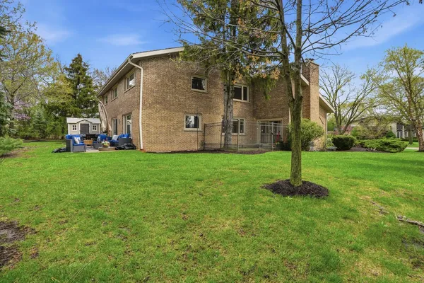 $1,325,000 | 75 Regent Drive, Oak Brook, IL 60523