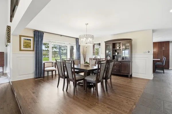$1,325,000 | 75 Regent Drive, Oak Brook, IL 60523